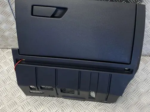 Audi A3 8Y Other center console (tunnel) element SCHOWEKPASAZERA