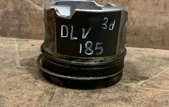 Volkswagen Touareg II Piston 83L120