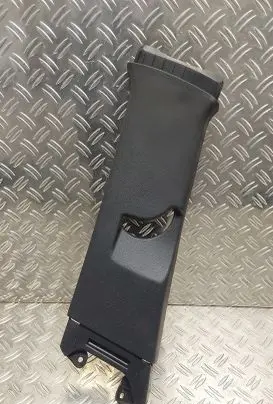 Toyota Yaris (B) pillar trim (top) 624120D180 624120D160