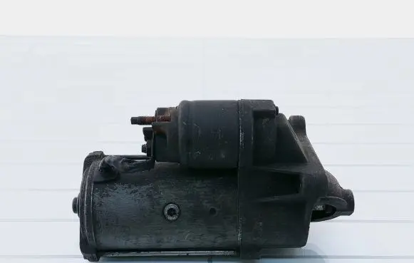Renault Trafic II (X83) Starter motor 7700116260D D7R44