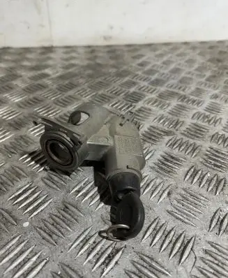Volkswagen Golf III Ignition lock 357905851