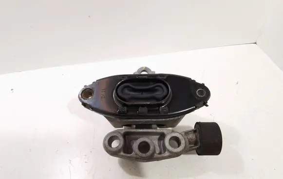 Engine mount bracket