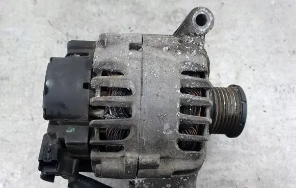 Peugeot 207 Generator/alternator V761548480
