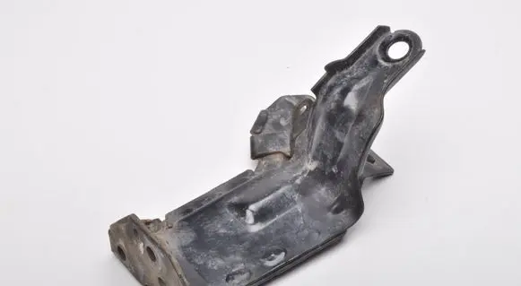 Volvo S60 Radiator mount bracket 
