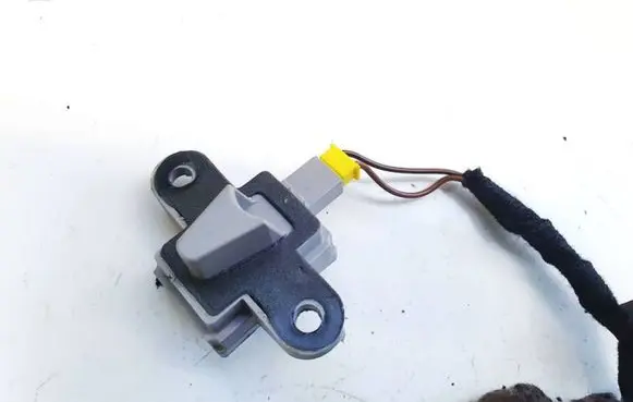 Mercedes-Benz C AMG W204 Airbag deployment crash/impact sensor a2048210651 56054047ab