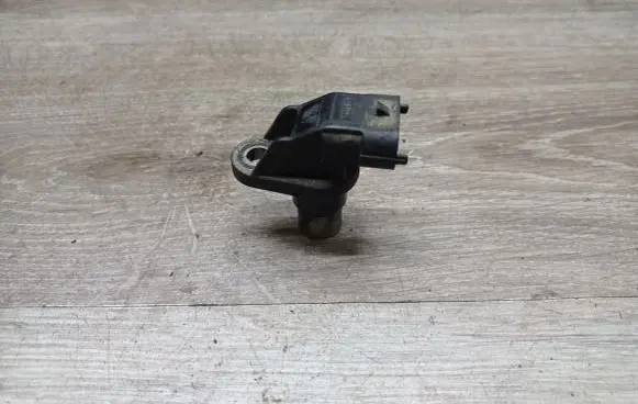 Volvo V70 Camshaft position sensor 0232103033 8631533