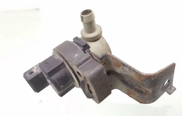 Mercedes-Benz CLK A208 C208 Vacuum valve 0004701693