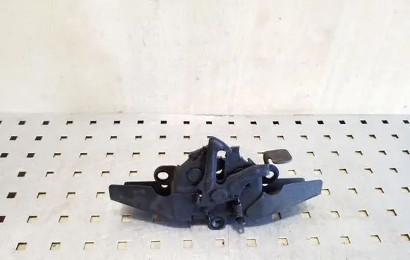 Toyota Corolla E120 E130 Engine bonnet/hood lock/catch