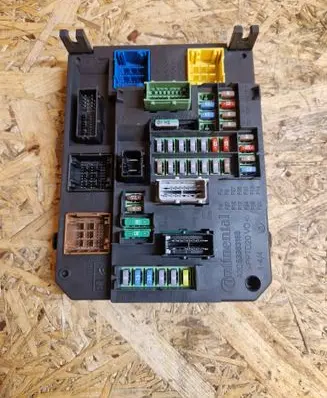 Peugeot 508 SAM control unit 9806687980
