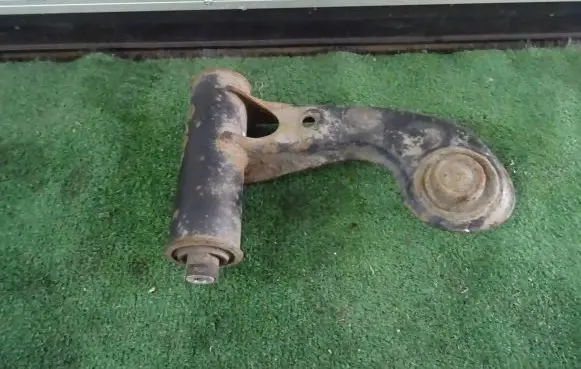 Mercedes-Benz E W210 Front lower control arm/wishbone A2083301307