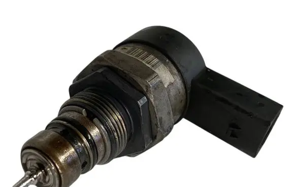 BMW 1 E81 E87 Fuel pressure regulator 0281002481