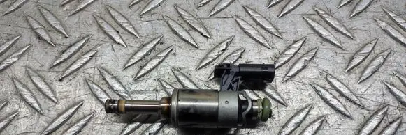 Skoda Fabia Mk3 (NJ) Fuel injector 04E133036