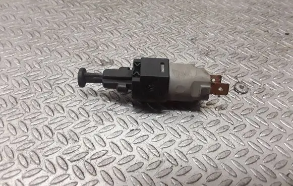 Land Rover Freelander Brake pedal sensor switch XKB100080