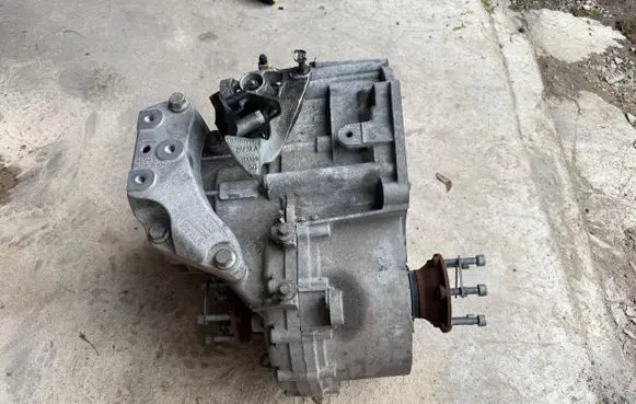 Volkswagen Tiguan Manual 6 speed gearbox SDZ FM620036 09048142