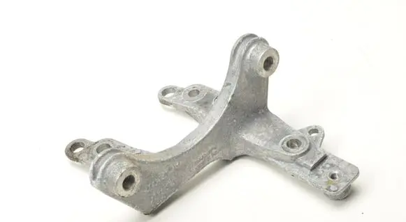 Volvo V60 Engine mounting bracket 32411213
