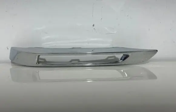 Mercedes-Benz GLK (X204) Front fog light trim/grill A2048853374