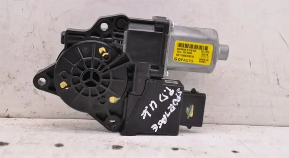 KIA Sportage Front door window regulator motor 82460F1010