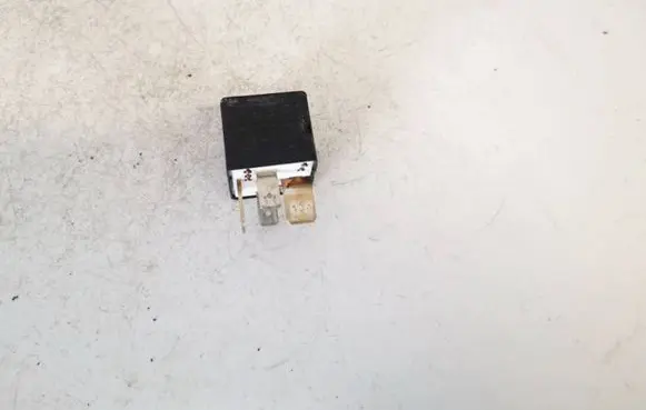 Volkswagen PASSAT B5 Other relay 443951253j