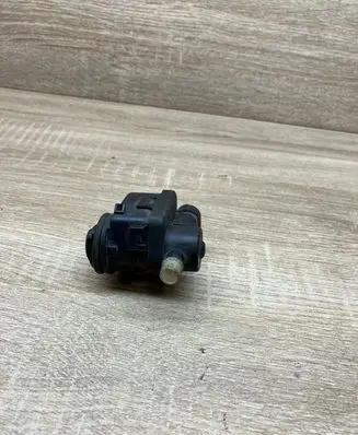 Renault Clio II Headlight level adjustment motor 7700420737