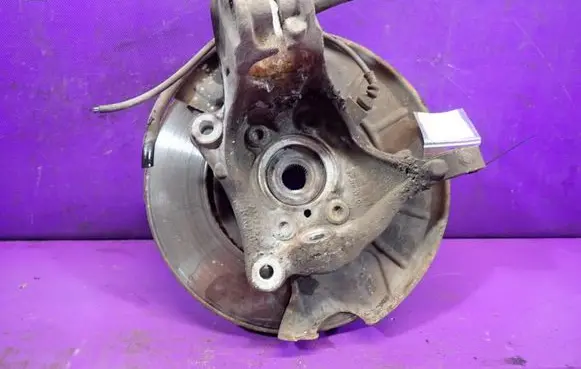 Volkswagen PASSAT B6 Front wheel hub spindle knuckle