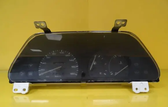 Mazda 323 Speedometer (instrument cluster) PLD42C
