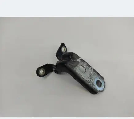 Opel Mokka X Front door lower hinge 