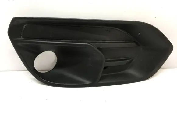 Iveco Daily 6th gen Front bumper lower grill 105802356345