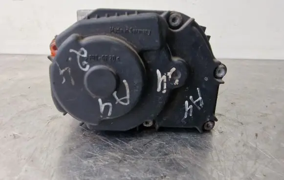 Audi A4 S4 B5 8D Throttle valve 078133063AK