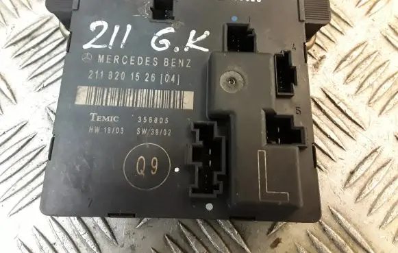 Mercedes-Benz E W211 Door control unit/module 2118201526 A2118201526