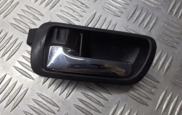 Toyota Corolla Verso E121 Front door interior handle 69206-0F010