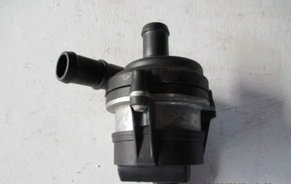 Jaguar I-Pace Water pump J9D38501AA