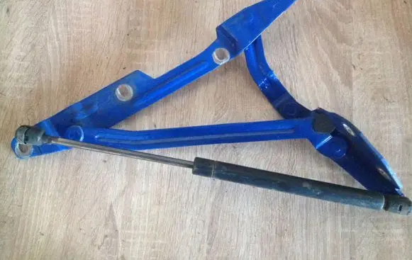 Audi A8 S8 D2 4D Tailgate/trunk/boot hinge