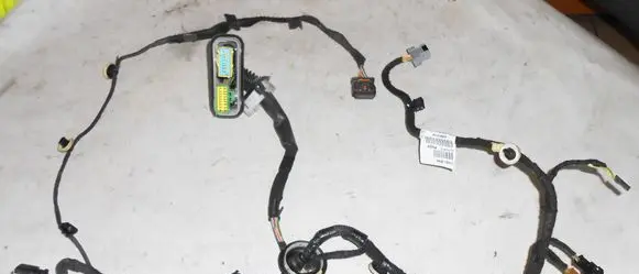 Peugeot 208 I Front door wiring loom/harness boot 9805742380