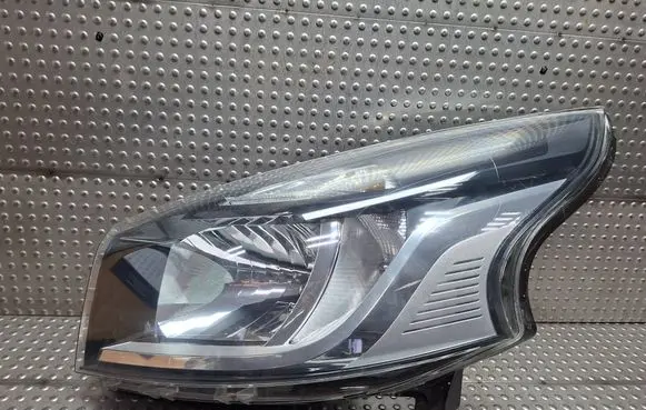 Renault Trafic III (X82) Headlight/headlamp S26309055 260607934R