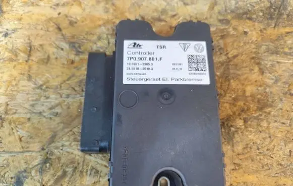 Volkswagen Touareg II Hand brake control module 7P0907801F 10095129053 28551025103