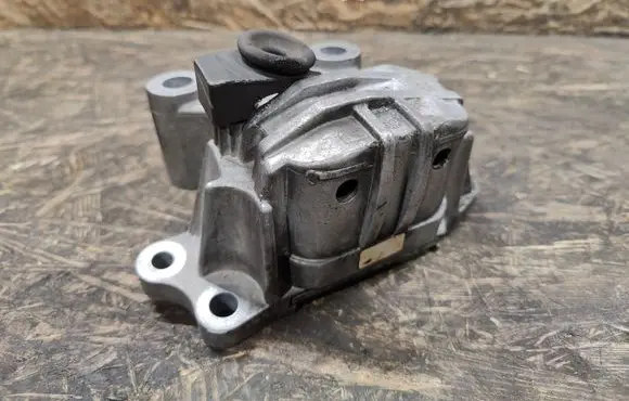 Fiat 500X Engine mount bracket A236