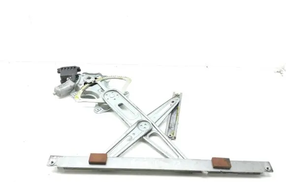 Toyota Auris 150 Front door window regulator with motor 8570102010