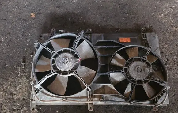 Mitsubishi Grandis Electric radiator cooling fan