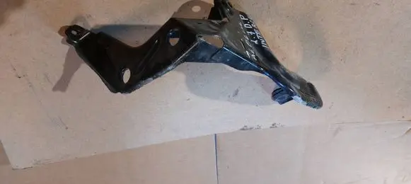 Audi A6 S6 C6 4F Intercooler pipe mounting bracket 4F0145814