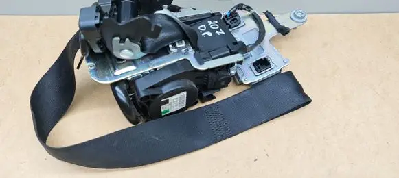 Mercedes-Benz E A207 Front seatbelt A2078604285