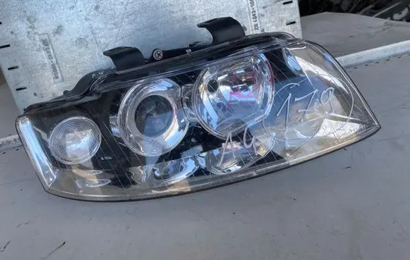 Audi A4 S4 B6 8E 8H Headlight/headlamp