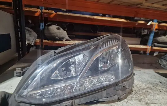 Mercedes-Benz E W212 Headlight/headlamp A2128204939