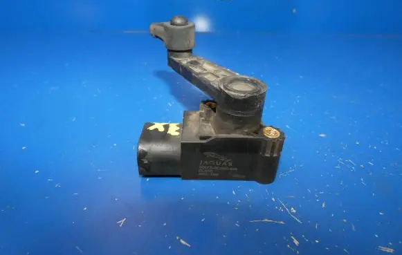 Jaguar XE Headlight/headlamp level sensor GX733C280DB 304190 16008