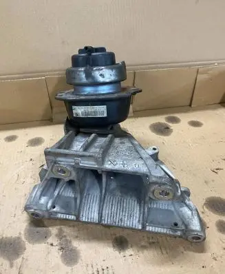 BMW X5 E70 Engine mount bracket P679301601 35338