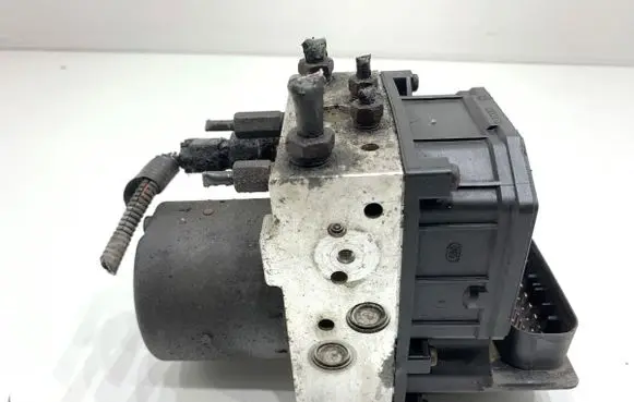 Toyota Avensis T250 ABS Pump