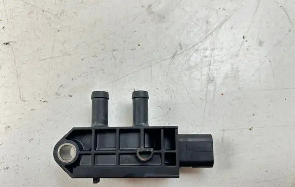 Audi A4 S4 B9 8W Exhaust gas pressure sensor 058906051J