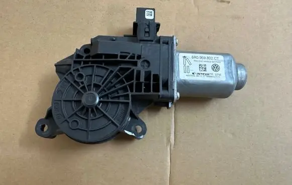 Volkswagen Amarok Front door window regulator motor 6R0959802CT 402704E