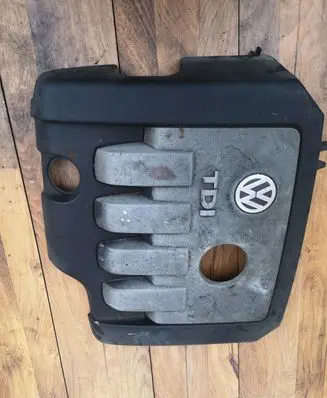 Volkswagen PASSAT B6 Engine cover (trim) 03G103925BP