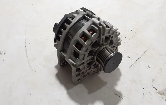 Renault Talisman Generator/alternator 231001423R