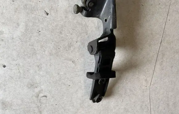 Volkswagen Transporter - Caravelle T5 Sliding door middle roller runner 7H0843335A